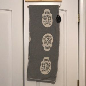 NWT Sugar Skull Throw Blanket
